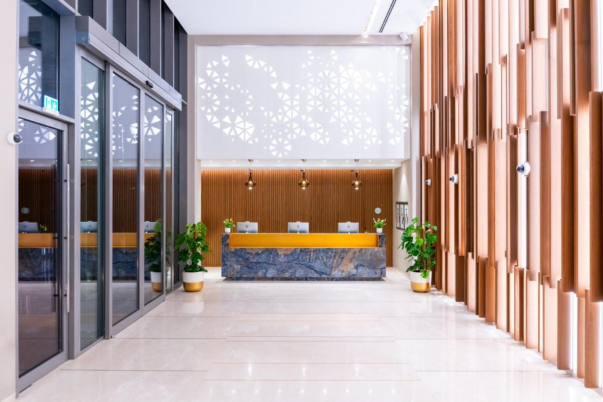 Tumbi West Palm Beach Hotel Dubai,Tapestry Collection Hilton ภายนอก รูปภาพ