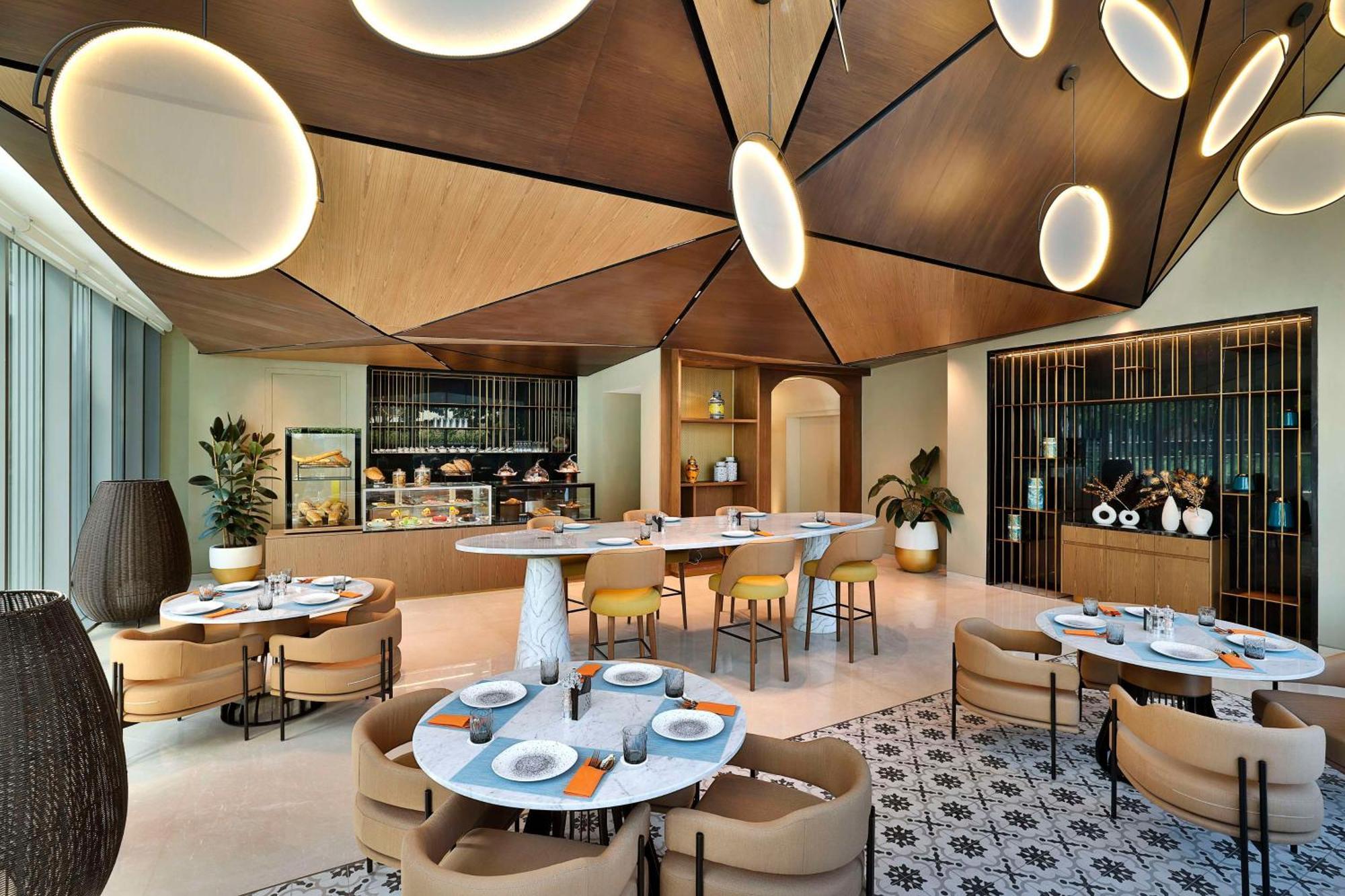 Tumbi West Palm Beach Hotel Dubai,Tapestry Collection Hilton ภายนอก รูปภาพ